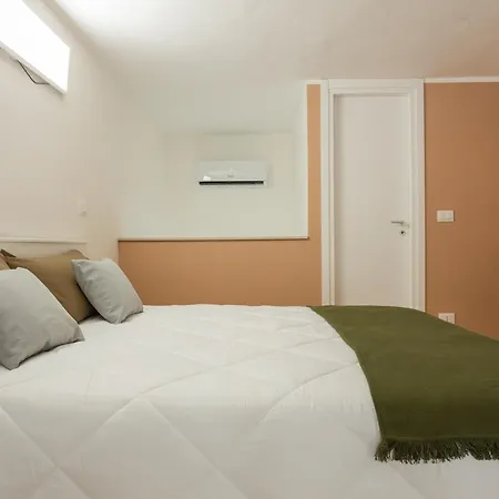 Apartment Ginevra's House By Wonderful Italy *